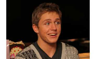 Бывший участник "БиС" допелся до ноутбука