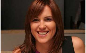 Яна Клочкова нянчится с чужими детьми