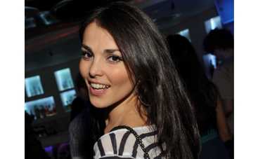 Сати Казанова обновила гардероб за 1000 евро