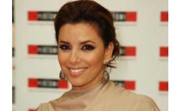 Ева Лонгория любит "колдовать" на кухне