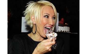 Лера Кудрявцева: "В 3 часа ночи просыпаюсь, чтобы поесть"