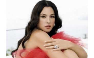 Моника Белуччи снялась обнаженной вместе с дочкой ФОТО