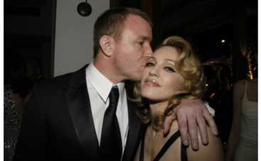 Экс-супруг Мадонны закрывает их совместный паб