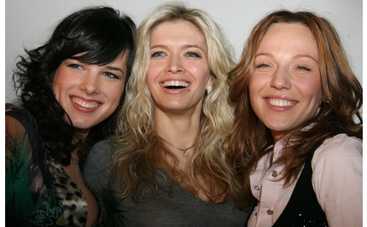 Экс-солистка "ВИА Гры" обнажилась на концерте ФОТО