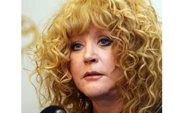 С Аллой Пугачевой разорвали контракт