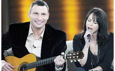 Жена Кличко запела