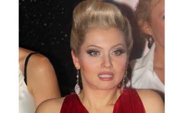 Лену Ленину атаковала змея