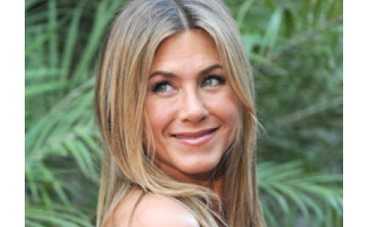 Энистон снимет реалити-шоу о себе