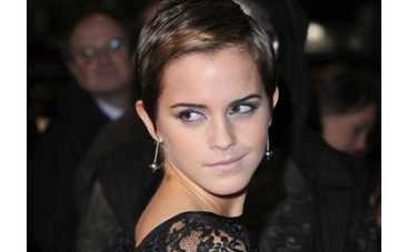 Эмма Уотсон приклеила к себе платье скотчем ФОТО