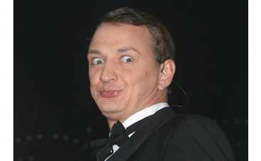 Марат Башаров ездит на метро с милицией