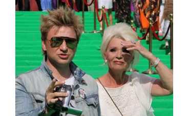 Наследство Светланы Светличной отдают молодому любовнику