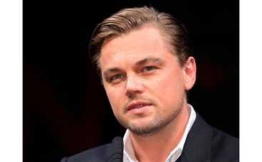 У лайнера с ДиКаприо на борту отказал двигатель