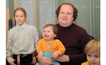 Лидера группы "ТІК" сыграла девочка