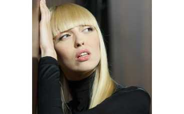 Оля Полякова покалечилась на унитазе