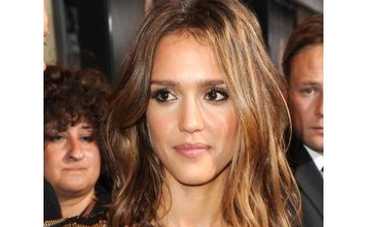 Джессика Альба потеряла форму