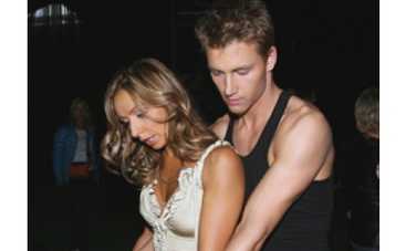 Татьяна Навка переехала к любовнику