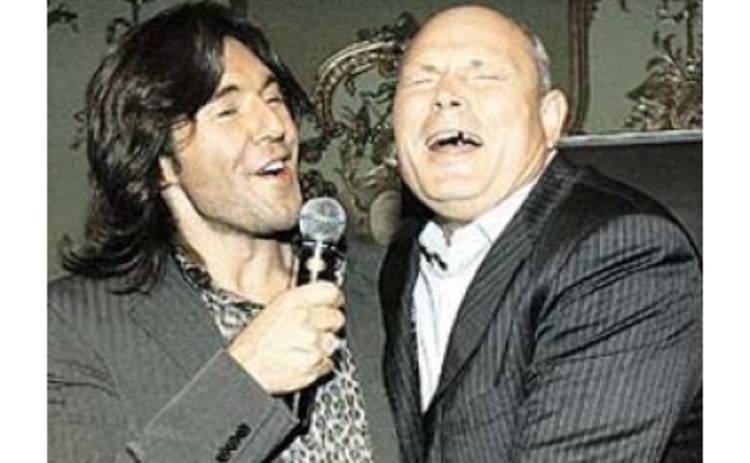 Андрей Малахов запел… с Геннадием Малаховым