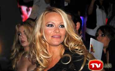 Памела Андерсон обидела сына