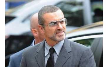 Джордж Майкл отказывается жить в новом особняке