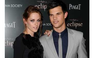 Кристен Стюарт теперь с Тейлором Лотнером