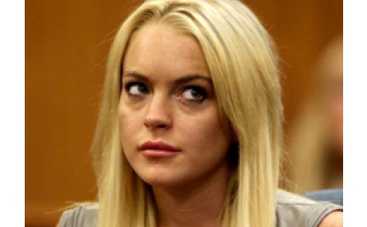 Линдcей Лохан выгоняют на работу