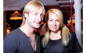 Рудковская и Плющенко отправили журналиста в больницу