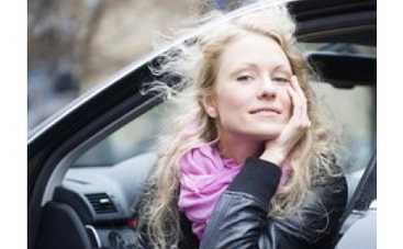 Подружка "кадета" оголилась по примеру Волочковой ФОТО