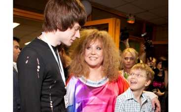 Алла Пугачева побаловала внуков