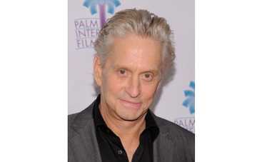 Майкл Дуглас уже может пить