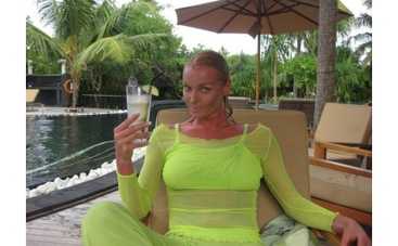 С кем Волочкова развлекалась на Мальдивах?