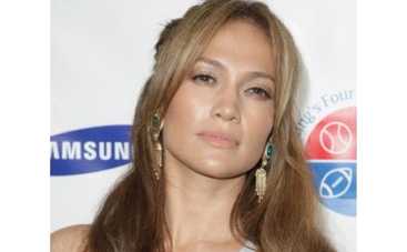 Дженнифер Лопес обвинили в использовании собственных детей