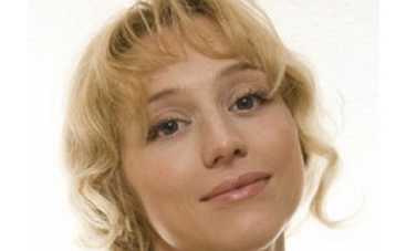 Дарья Волга учит 7-летнего сына русскому