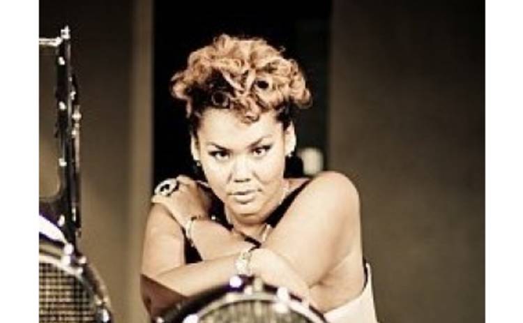 От Корнели Манго ушел мужчина