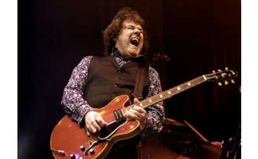 Не стало легендарного музыканта Гэри Мура