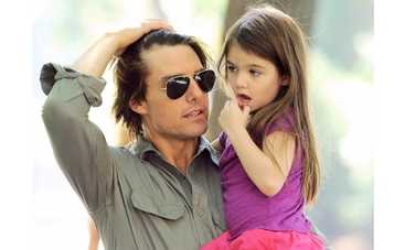 Дочь Тома Круза пользуется косметикой