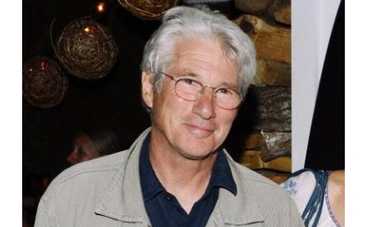 Ричард Гир разрывается между женой и любовницей