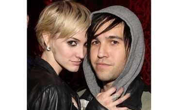 Эшли Симпсон разводится с мужем