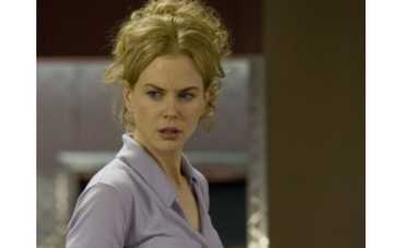 "Кроличья нора": искусство падения вниз