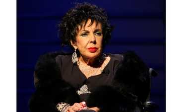 Элизабет Тейлор госпитализировали с внутренним кровотечением