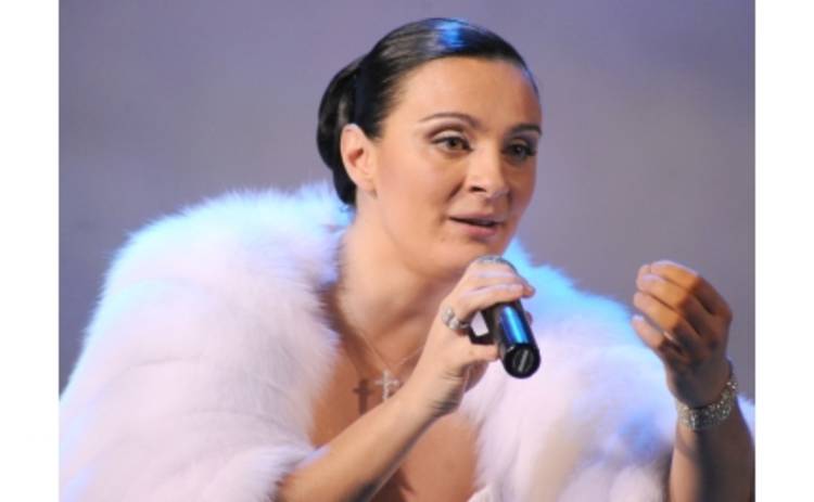 Девочка довела Ваенгу до слез