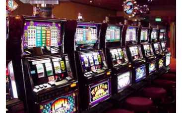 Онлайн игровые автоматы в казино Англии уступают место лошадиным скачкам