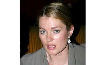 Толстоганова ждет ребенка от любовника