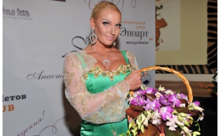 Анастасия Волочкова продает свой дворец