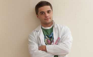 Звезда "Интернов" показал свою девушку ФОТО