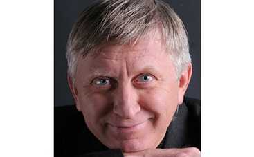 Герой "Ефросиньи" балует малолетнюю дочь дорогими украшениями