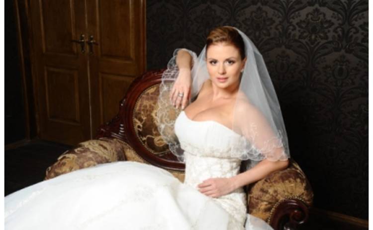 Анна Семенович выходит замуж