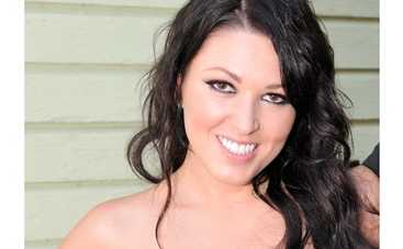 Победительница "Фабрики звезд-4" стала невестой