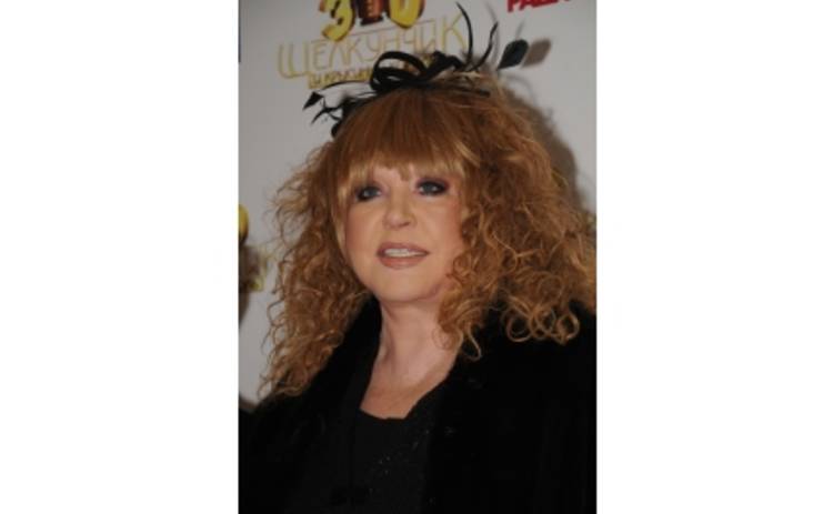 Пугачева отбирает дом у пенсионера