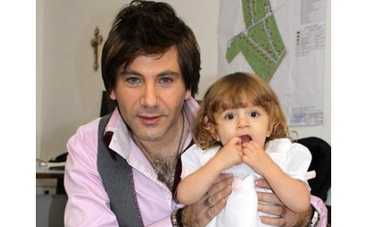 Авраам Руссо спасает жизнь ребенку