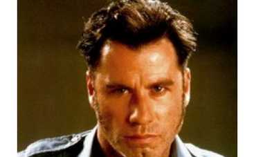 Джон Траволта будет встречать пассажиров